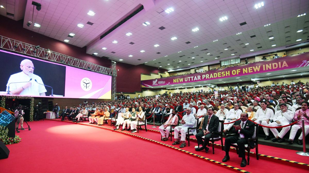 up-driving-growth-of-new-india-no-more-known-as-bimaru-state-pm-modi-at-global-investors-summit